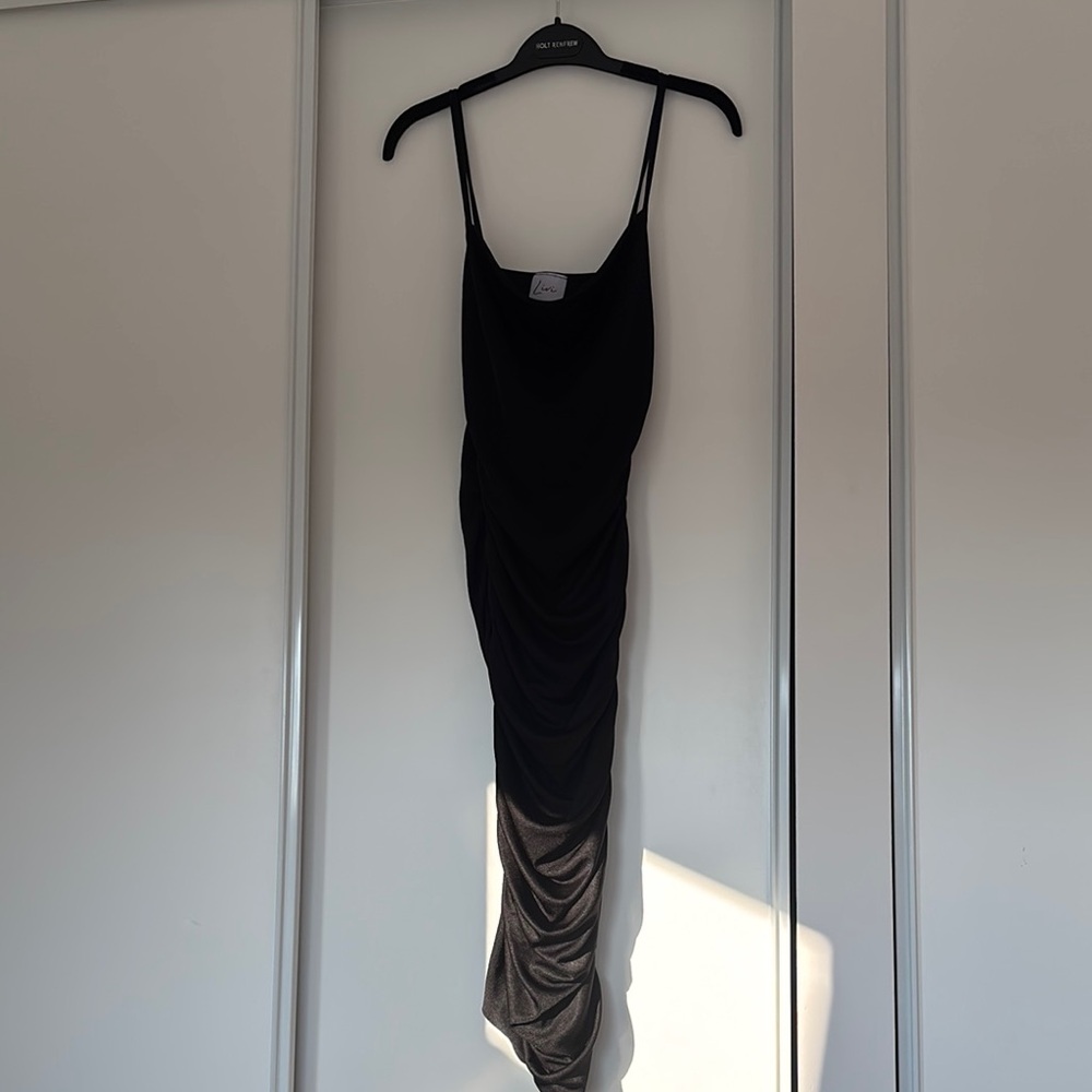🖤Everyone needs a Black Ruched Maxi Slip Dress-S